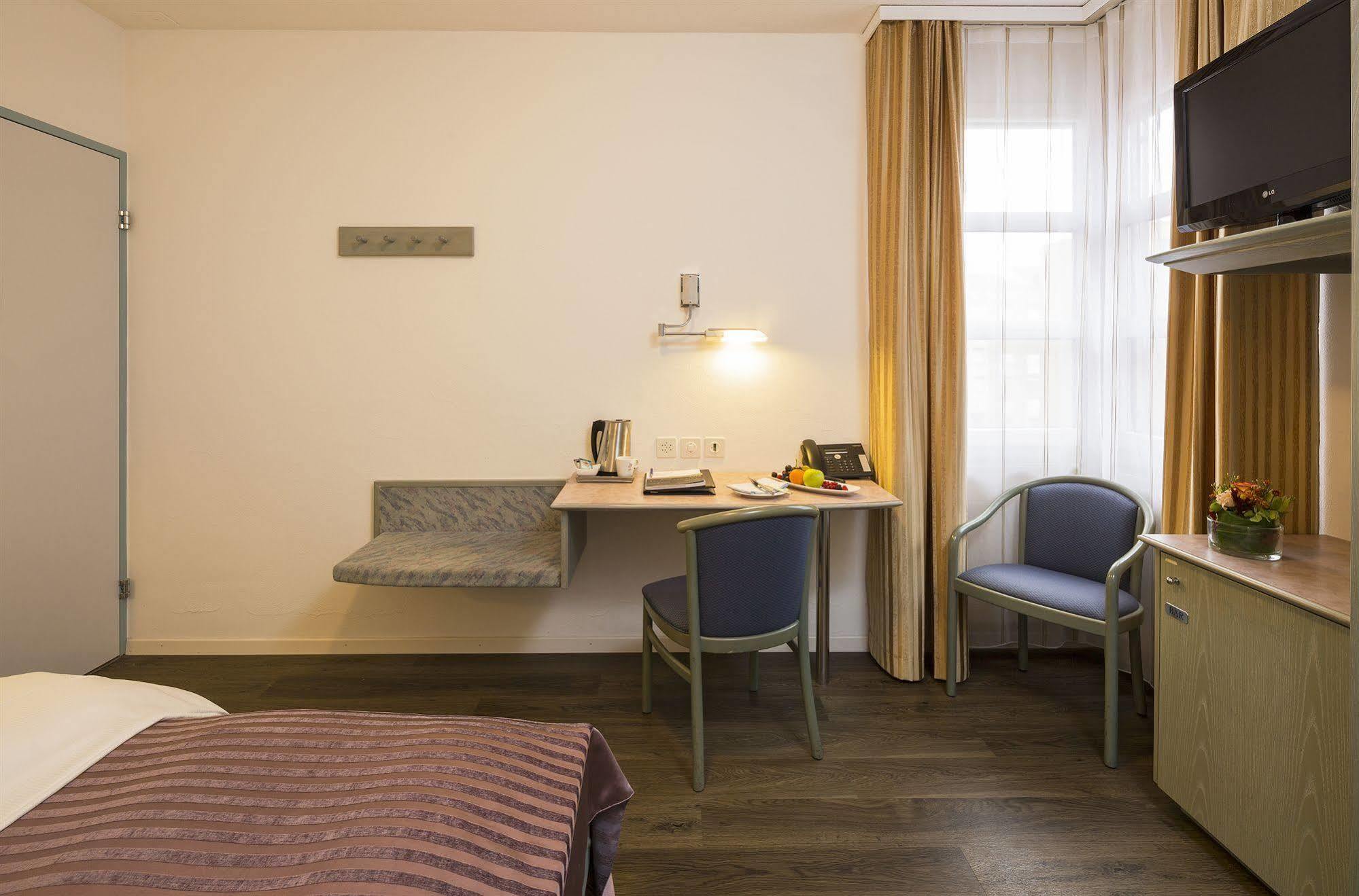 Sommerau-Ticino Swiss Quality Hotel Dietikon Esterno foto
